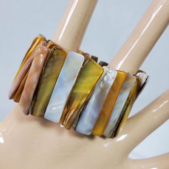 Vintage Yellow White Abalone Shell Bracelet Stretchy - Picture 1 of 3
